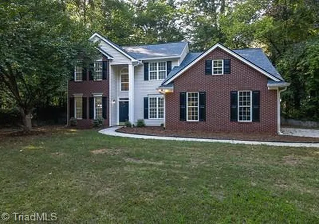 Photo 3 of Single family home for sale at 5536 Reynolda Rd, Winston Salem, NC 27106 | MLS# 1235549 | Listing updated on 2026-10-07