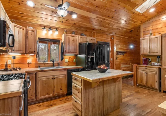 Photo 3 of Single family home for sale at 2257 Quiet Crk Ln, Lenoir, NC 28645 | MLS# 1234652 | Listing updated on 2026-09-05