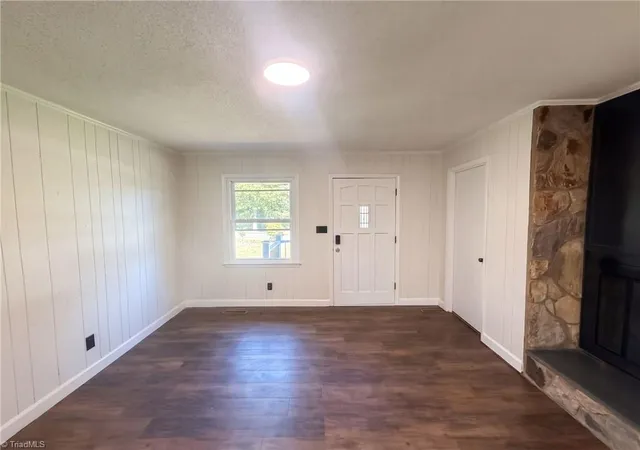 Photo 3 of Single family home for sale at 231 Oakgrove Rd, Asheboro, NC 27205 | MLS# 1237725 | Listing updated on 2026-10-28