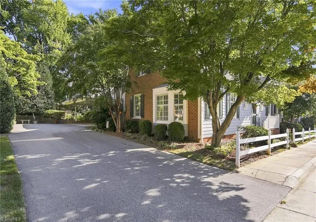 Photo 3 of Single family home for sale at 311 Muirfield Dr, Winston Salem, NC 27104 | MLS# 1234589 | Listing updated on 2026-09-04