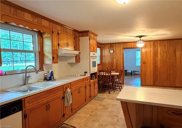 Photo 4 of Single family home for sale at 4608 High Point Rd, Kernersville, NC 27284 | MLS# 1233811 | Listing updated on 2026-09-08