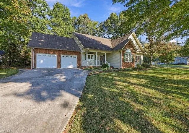 Photo 1 of Single family home for sale at 2765 Airport Rd, North Wilkesboro, NC 28659 | MLS# 1239929 | Listing updated on 2026-10-25