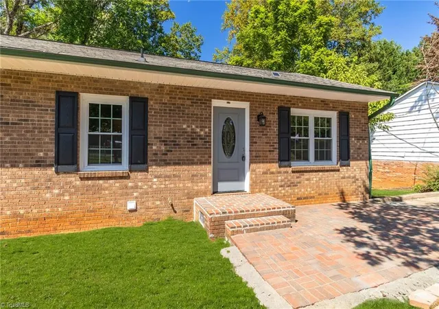 Photo 4 of Single family home for sale at 516 Heatherton Ln, Rural Hall, NC 27045 | MLS# 1234879 | Listing updated on 2026-09-14
