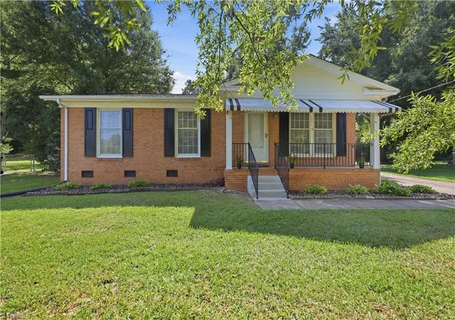 Photo 2 of Sale Pending at 1008 Lombardy St, Greensboro, NC 27405 | MLS# 1233977 | Listing updated on 2026-09-10
