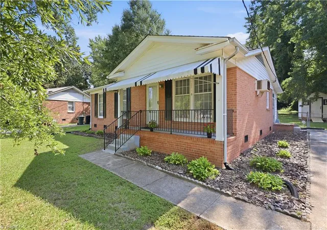 Photo 3 of Sale Pending at 1008 Lombardy St, Greensboro, NC 27405 | MLS# 1233977 | Listing updated on 2026-09-10