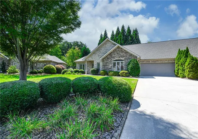 Photo 2 of Single family home for sale at 6309 Stone Gables Ct, Jamestown, NC 27282 | MLS# 1233918 | Listing updated on 2026-09-13