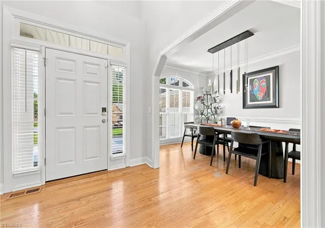 Photo 4 of Single family home for sale at 14 Middlefield Ct, Greensboro, NC 27455 | MLS# 1234905 | Listing updated on 2026-10-08