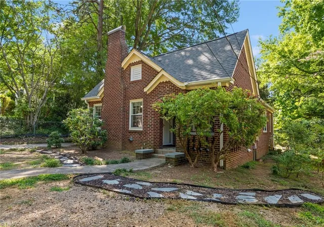 Photo 2 of Single family home for sale at 1708 Grace St, Winston Salem, NC 27103 | MLS# 1234210 | Listing updated on 2026-10-05