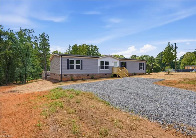 Photo 3 of Manufactured home for sale at 847 Walker St, Reidsville, NC 27320 | MLS# 1229889 | Listing updated on 2026-10-10