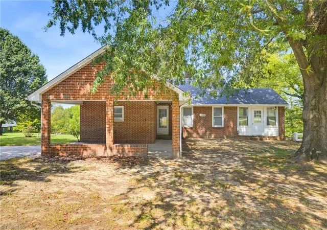 Photo 1 of Single family home for sale at 7900 Us Hwy 29 Bus, Reidsville, NC 27320 | MLS# 1235514 | Listing updated on 2026-09-16