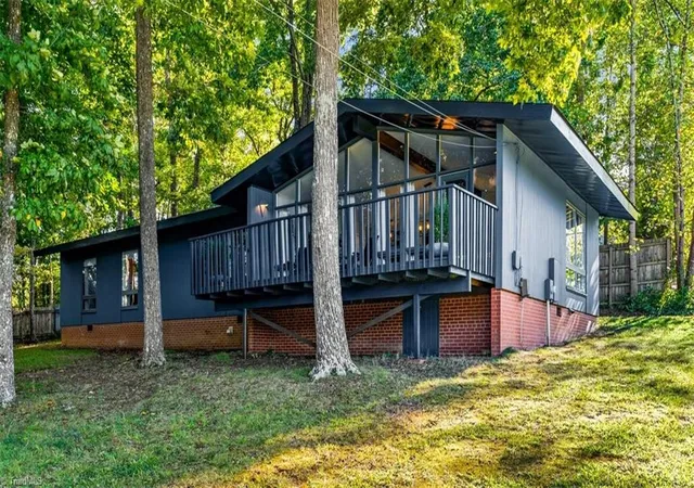 Photo 2 of Sale Pending at 3517 Bentbrook Dr, High Point, NC 27265 | MLS# 1236745 | Listing updated on 2026-10-27