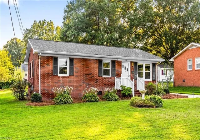 Photo 3 of Sale Pending at 1518 Wickham St, Burlington, NC 27215 | MLS# 1234317 | Listing updated on 2026-09-10