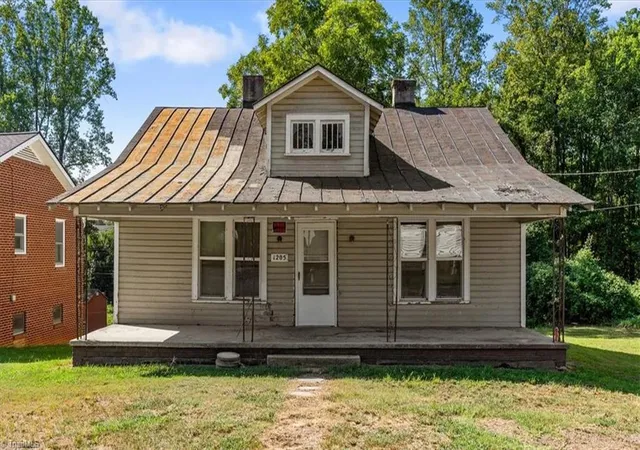 Photo 2 of Single family home for sale at 1205 Lyle St, Reidsville, NC 27320 | MLS# 1234231 | Listing updated on 2026-09-09