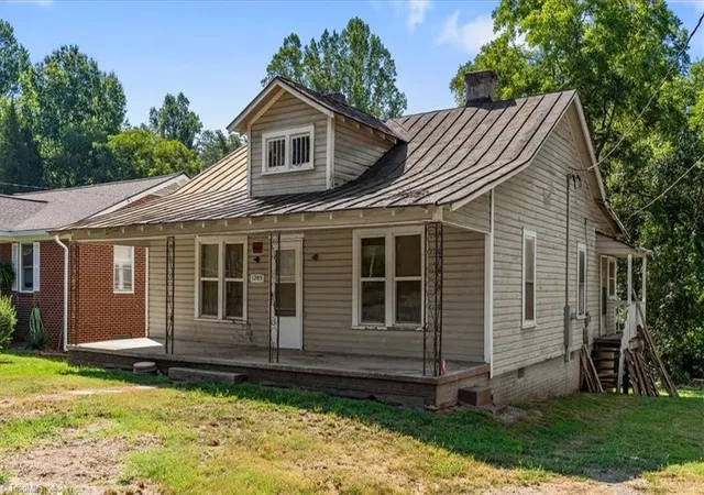 Photo 3 of Single family home for sale at 1205 Lyle St, Reidsville, NC 27320 | MLS# 1234231 | Listing updated on 2026-09-09