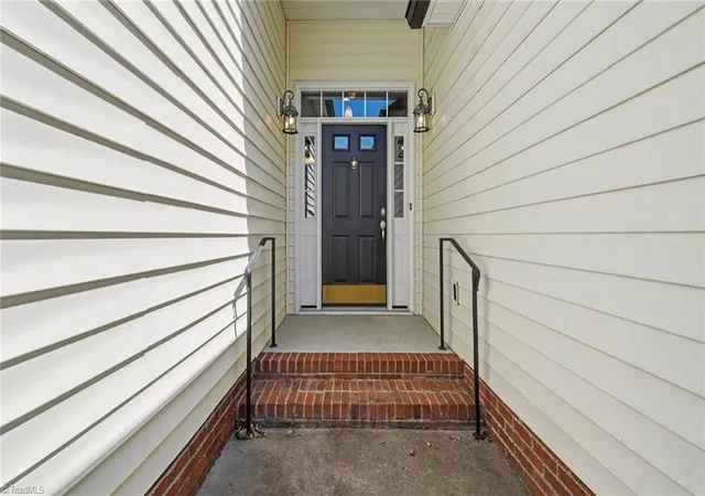 Photo 2 of Single family home for sale at 5305 Old Plantation Cir, Winston Salem, NC 27104 | MLS# 1234863 | Listing updated on 2026-09-10
