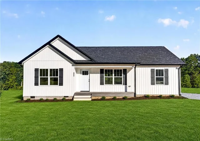 Photo 1 of Sale Pending at 327 Lake Park Rd, Asheboro, NC 27205 | MLS# 1237646 | Listing updated on 2026-10-26