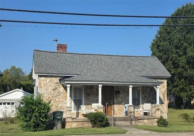 Photo 1 of Single family home for sale at 123 Fieldcrest Rd, Eden, NC 27288 | MLS# 1234270 | Listing updated on 2026-09-01