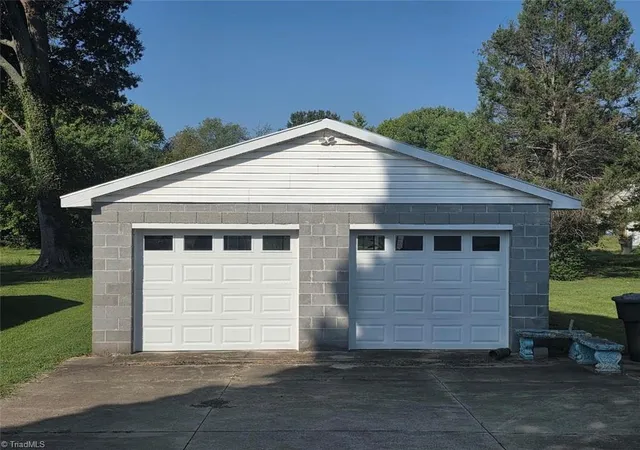 Photo 2 of Single family home for sale at 123 Fieldcrest Rd, Eden, NC 27288 | MLS# 1234270 | Listing updated on 2026-09-01