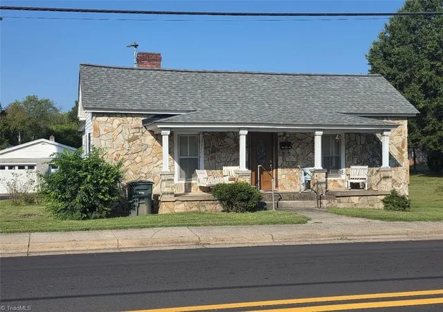 Photo 4 of Single family home for sale at 123 Fieldcrest Rd, Eden, NC 27288 | MLS# 1234270 | Listing updated on 2026-09-01