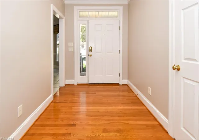 Photo 4 of Single family home for sale at 4634 Pebble Lake Dr, Pfafftown, NC 27040 | MLS# 1238502 | Listing updated on 2026-10-28