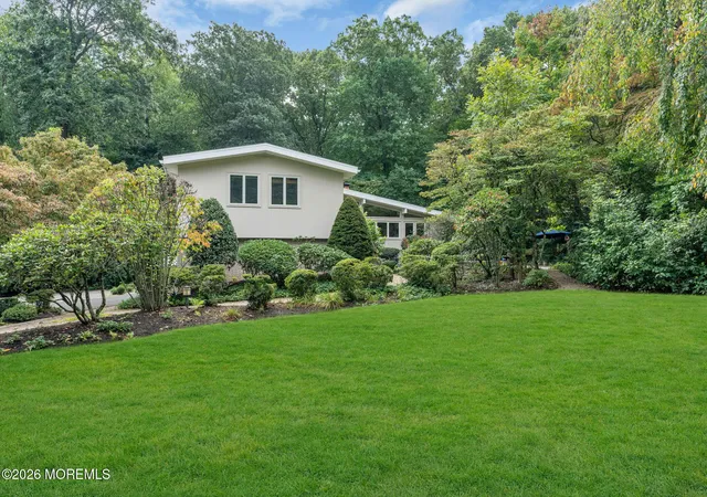 Photo 2 of Sale Pending at 39 Red Coach Ln, Rumson, NJ 07760 | MLS# 22630198 | Listing updated on 2026-09-30