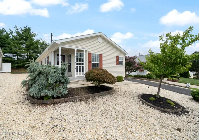 Photo 1 of Sale Pending at 48 Fort Lee Dr, Manahawkin, NJ 08050 | MLS# 22615020 | Listing updated on 2026-09-20