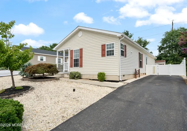 Photo 3 of Sale Pending at 48 Fort Lee Dr, Manahawkin, NJ 08050 | MLS# 22615020 | Listing updated on 2026-09-20