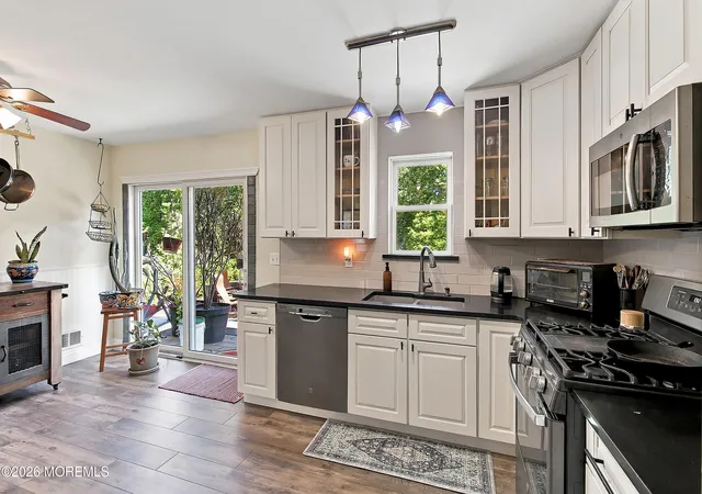 Photo 4 of Single family home for sale at 28 Westwood Dr, Bayville, NJ 08721 | MLS# 22614564 | Listing updated on 2026-10-08
