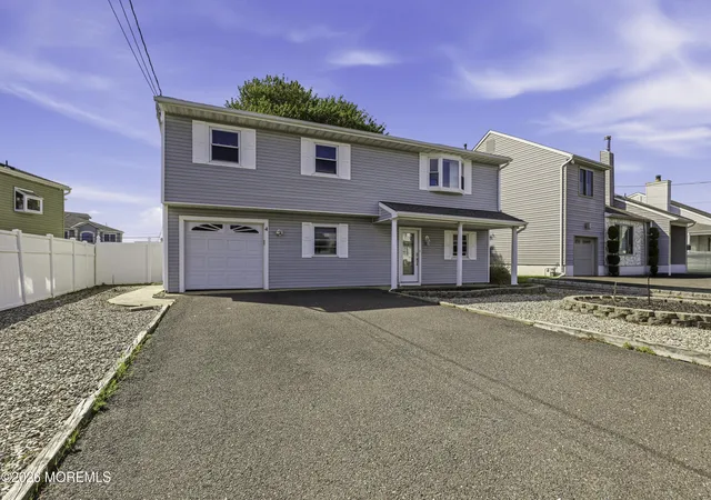 Photo 2 of Single family home for sale at 4 Harbor View Ln, Toms River, NJ 08753 | MLS# 22627776 | Listing updated on 2026-09-14