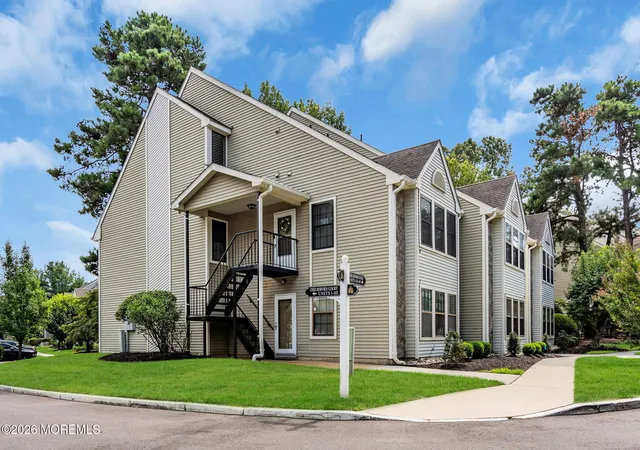 Photo 2 of Single family home for sale at 47 Chelmsford Ct, Marlton, NJ 08053 | MLS# 22619905 | Listing updated on 2026-09-03