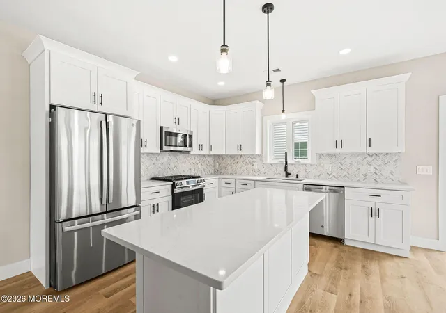 Listing Photo 4 - Condo for sale in building located at 704 Prospect Ave, Union Beach, NJ 07735 - Unit #A