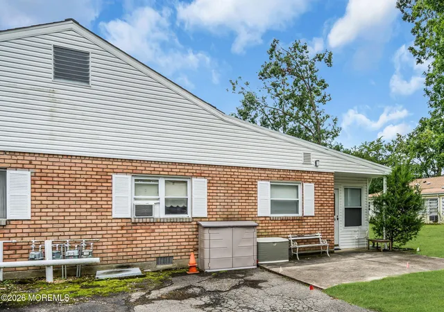 Photo 2 of Single family home for sale at 9 Willow St #D, Toms River, NJ 08757 | MLS# 22619970 | Listing updated on 2026-09-08