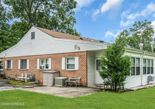 Photo 3 of Single family home for sale at 9 Willow St #D, Toms River, NJ 08757 | MLS# 22619970 | Listing updated on 2026-09-08
