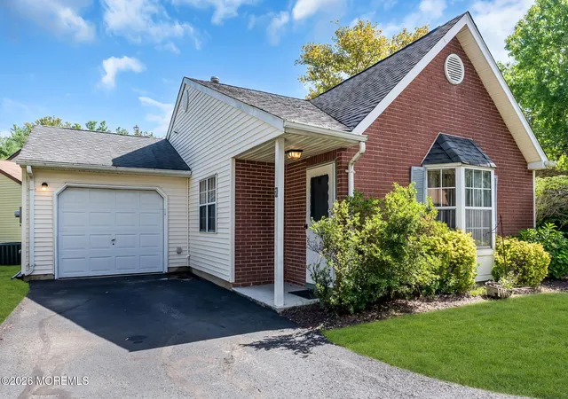 Photo 2 of Single family home for sale at 7 Kingston Close #1000, Freehold, NJ 07728 | MLS# 22619977 | Listing updated on 2026-09-11
