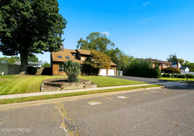 Photo 2 of Single family home for sale at 519 Ilexberry Ln, Toms River, NJ 08753 | MLS# 22621154 | Listing updated on 2026-09-30