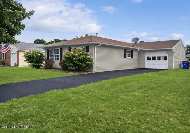 Photo 1 of Single family home for sale at 11 Reef Pl, Brick, NJ 08723 | MLS# 22622005 | Listing updated on 2026-10-29