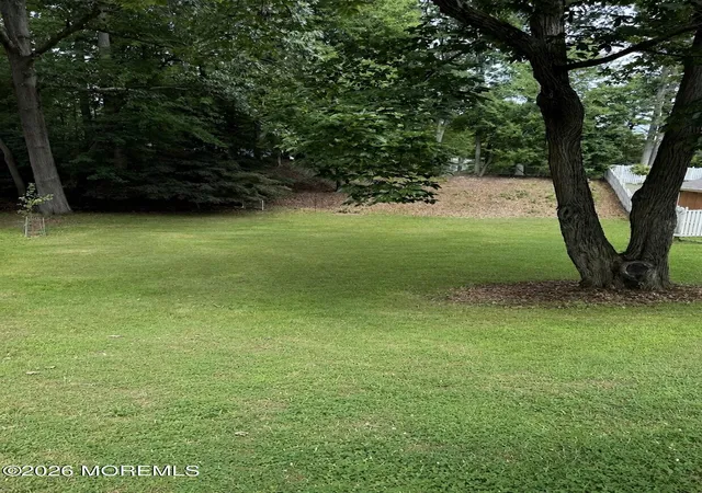 Photo 3 of Single family home for sale at 4 June Pl, Matawan, NJ 07747 | MLS# 22622388 | Listing updated on 2026-09-15