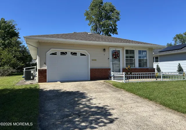 Photo 1 of Single family home for sale at 5 Leeward St, Toms River, NJ 08757 | MLS# 22622696 | Listing updated on 2026-09-17