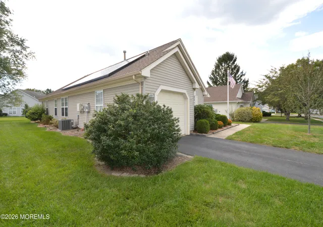Photo 2 of Single family home for sale at 2748 Meadow Lake Dr, Toms River, NJ 08755 | MLS# 22622981 | Listing updated on 2026-10-07