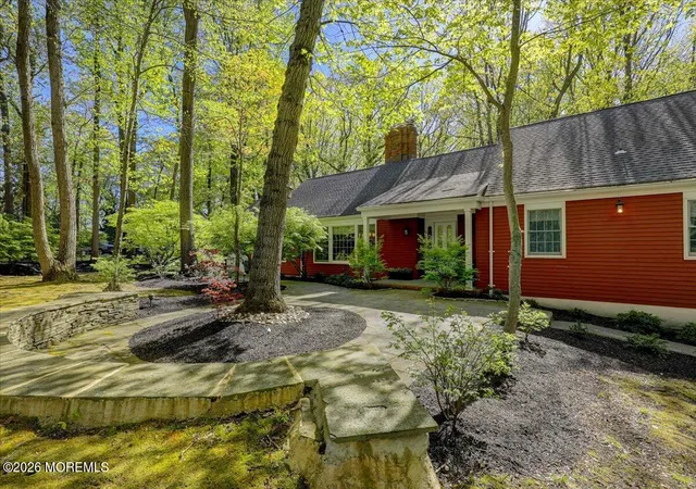 Photo 3 of Single family home for sale at 6 Twin Brooks Ct, Holmdel, NJ 07733 | MLS# 22629208 | Listing updated on 2026-09-23