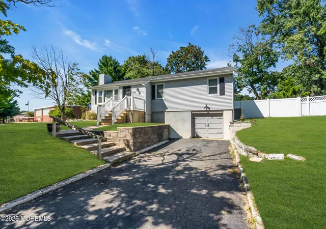 Photo 4 of Single family home for sale at 559 Dow Ave, Oakhurst, NJ 07755 | MLS# 22624149 | Listing updated on 2026-09-16