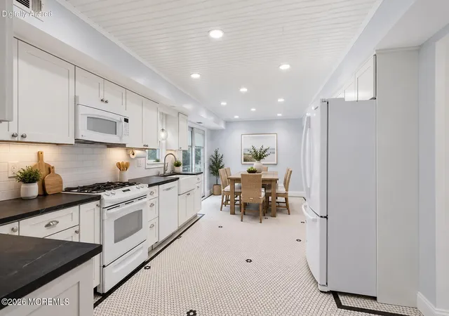 Photo 3 of Single family home for sale at 126 Linnea Ln, Brick, NJ 08724 | MLS# 22624173 | Listing updated on 2026-09-30