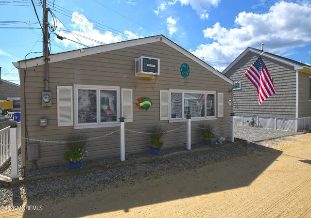 Photo 3 of Single family home for sale at 31 E Sandpiper Way, Lavallette, NJ 08735 | MLS# 22628478 | Listing updated on 2026-09-16