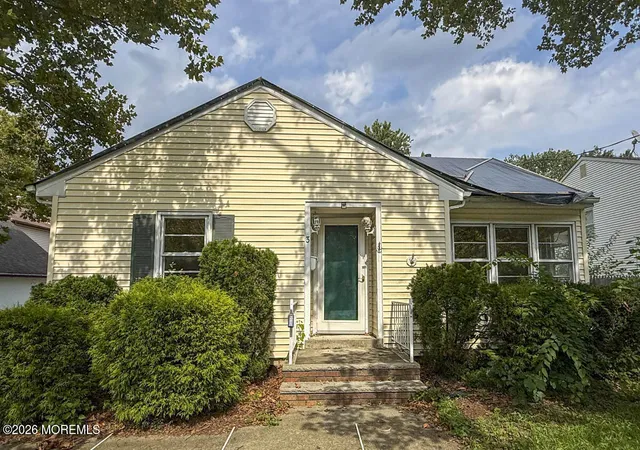 Photo 2 of Single family home for sale at 3 Coluco Pl, Keyport, NJ 07735 | MLS# 22624500 | Listing updated on 2026-09-10