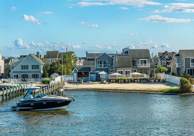 Photo 4 of Single family home for sale at 356 Aldo Dr, Toms River, NJ 08753 | MLS# 22625318 | Listing updated on 2026-09-21