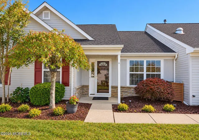 Photo 1 of Single family home for sale at 2555 Ridgemont Ct, Toms River, NJ 08755 | MLS# 22625809 | Listing updated on 2026-10-25