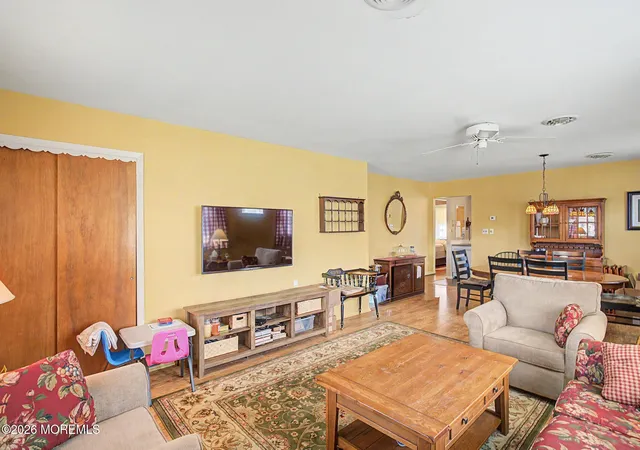 Photo 4 of Single family home for sale at 86 Scarborough Pl, Toms River, NJ 08757 | MLS# 22626157 | Listing updated on 2026-09-14