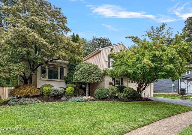 Photo 1 of Single family home for sale at 17 Feathertree Ct, Howell, NJ 07731 | MLS# 22627885 | Listing updated on 2026-09-17