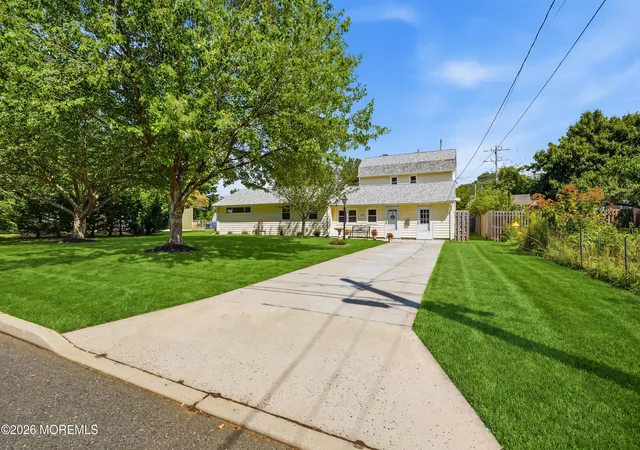 Photo 3 of Sale Pending at 119 Court Dr, Shrewsbury, NJ 07702 | MLS# 22629096 | Listing updated on 2026-10-05