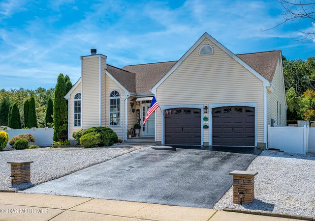 Photo 3 of Single family home for sale at 345 Olympic St, Brick, NJ 08724 | MLS# 22626289 | Listing updated on 2026-09-29